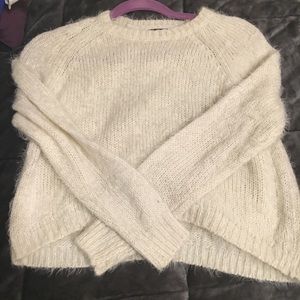 NWOT Fuzzy crop top sweater